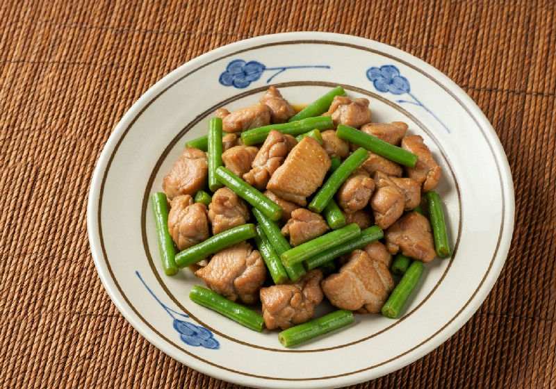 Stir-fried Chicken with Preserved Olive Vegetables and Green Beans