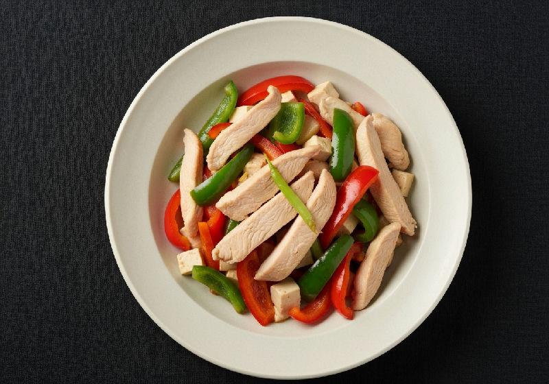 Stir-fried Chicken with Pickled Ginger and Bell Peppers