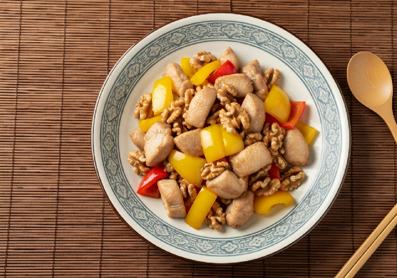 Stir-fried Diced Chicken with Walnuts and Yellow Bell Pepper