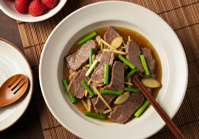 Claypot Beef with Ginger and Scallion