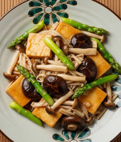 Stir-fried Tofu and Mixed Mushrooms with Asparagus in Vegetarian Oyster Sauce