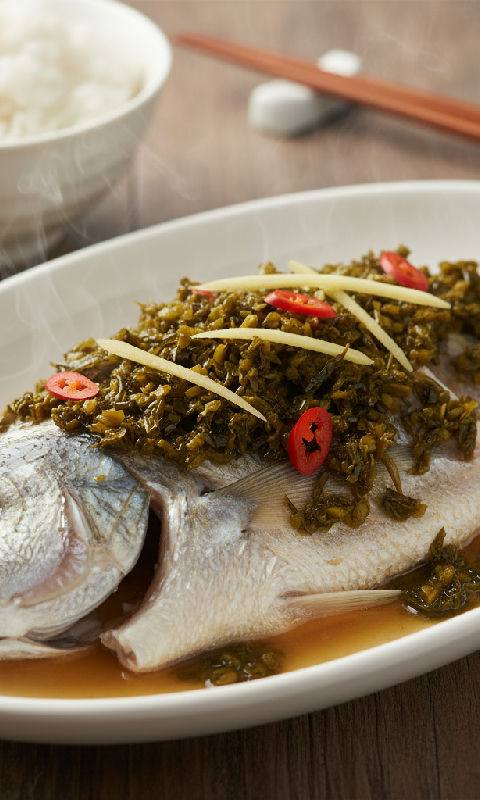 Steamed Threadfin with Preserved Olive Leaves
