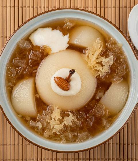 Steamed Pear with Almond Cream and Snow Fungus