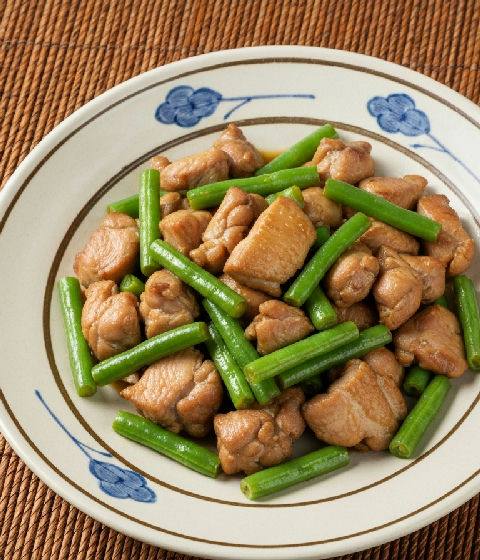 Stir-fried Chicken with Preserved Olive Vegetables and Green Beans