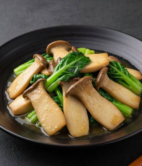 Stir-fried King Oyster Mushrooms with Seasonal Greens in Garlic Sauce