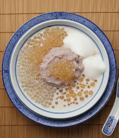 Sweet Taro Paste with Sago and Coconut Milk